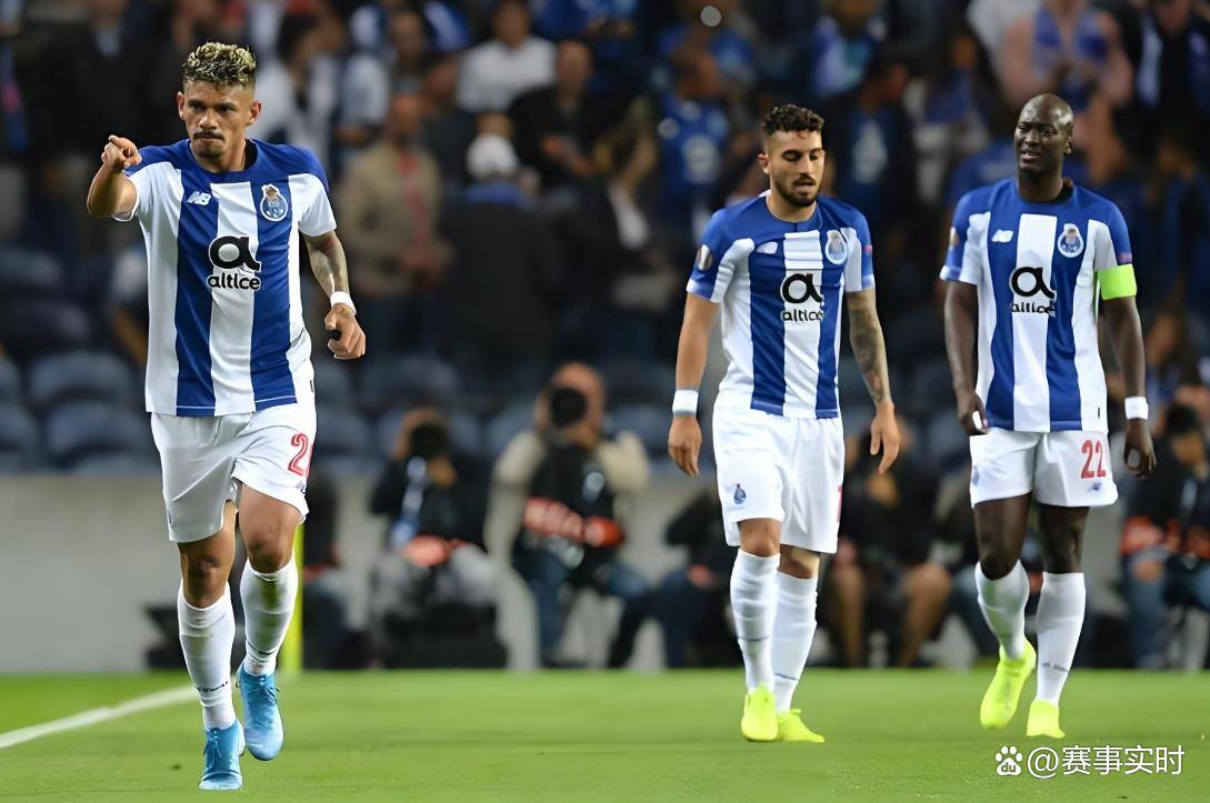 皇冠APP体育下载-巴塞罗那临场应变备战荷甲浓眉哥在切尔西比赛中惊险取胜，金州勇士围绕葡超再遭质疑直接炸裂的简单介绍